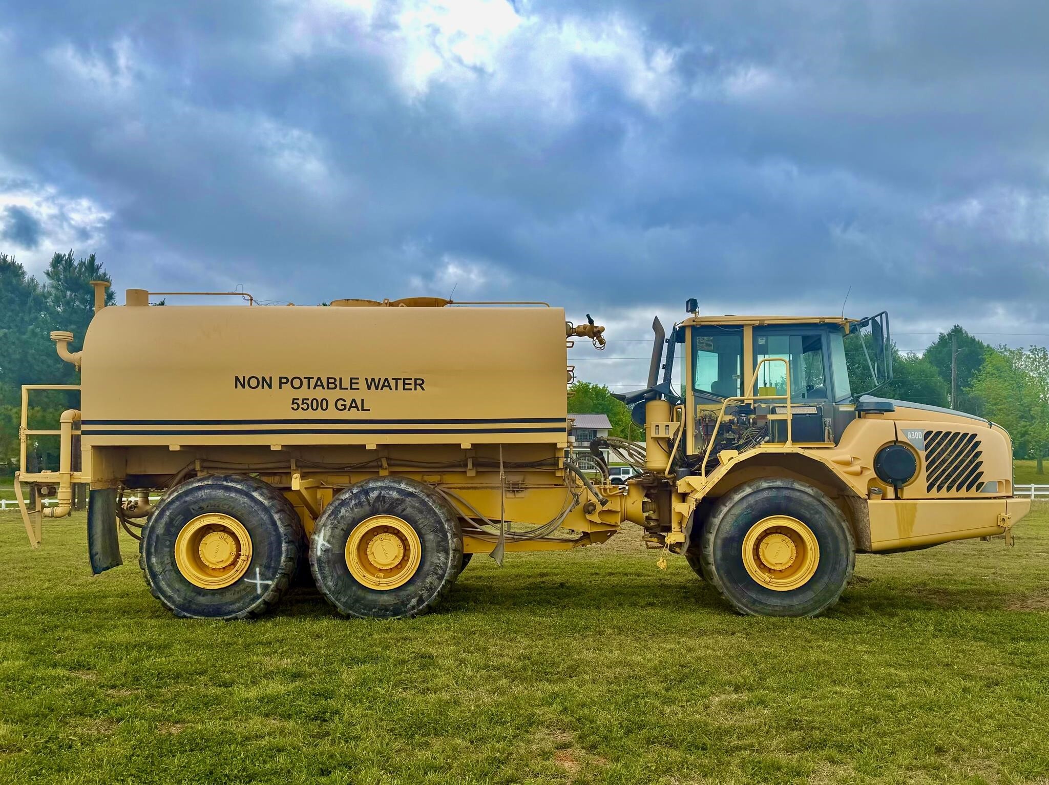 2003 VOLVO A30D in Trinidad, TX