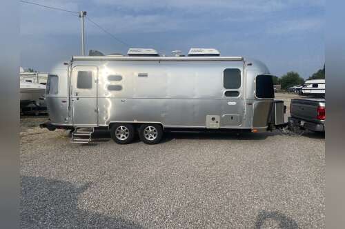 2022 Airstream FLYING CLOUD 25FB TWIN in westerville OH