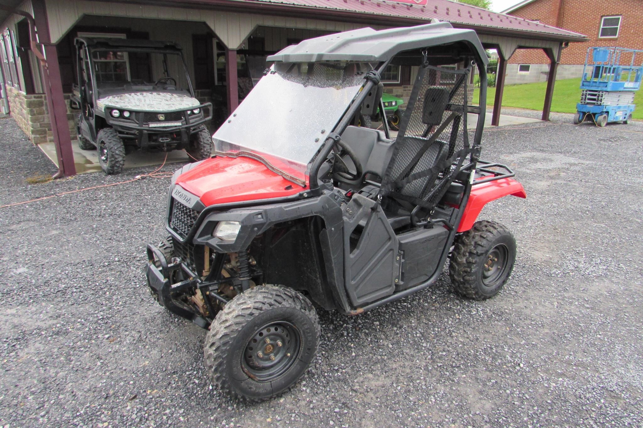 2015 HONDA PIONEER 500 in Chambersburg, PA