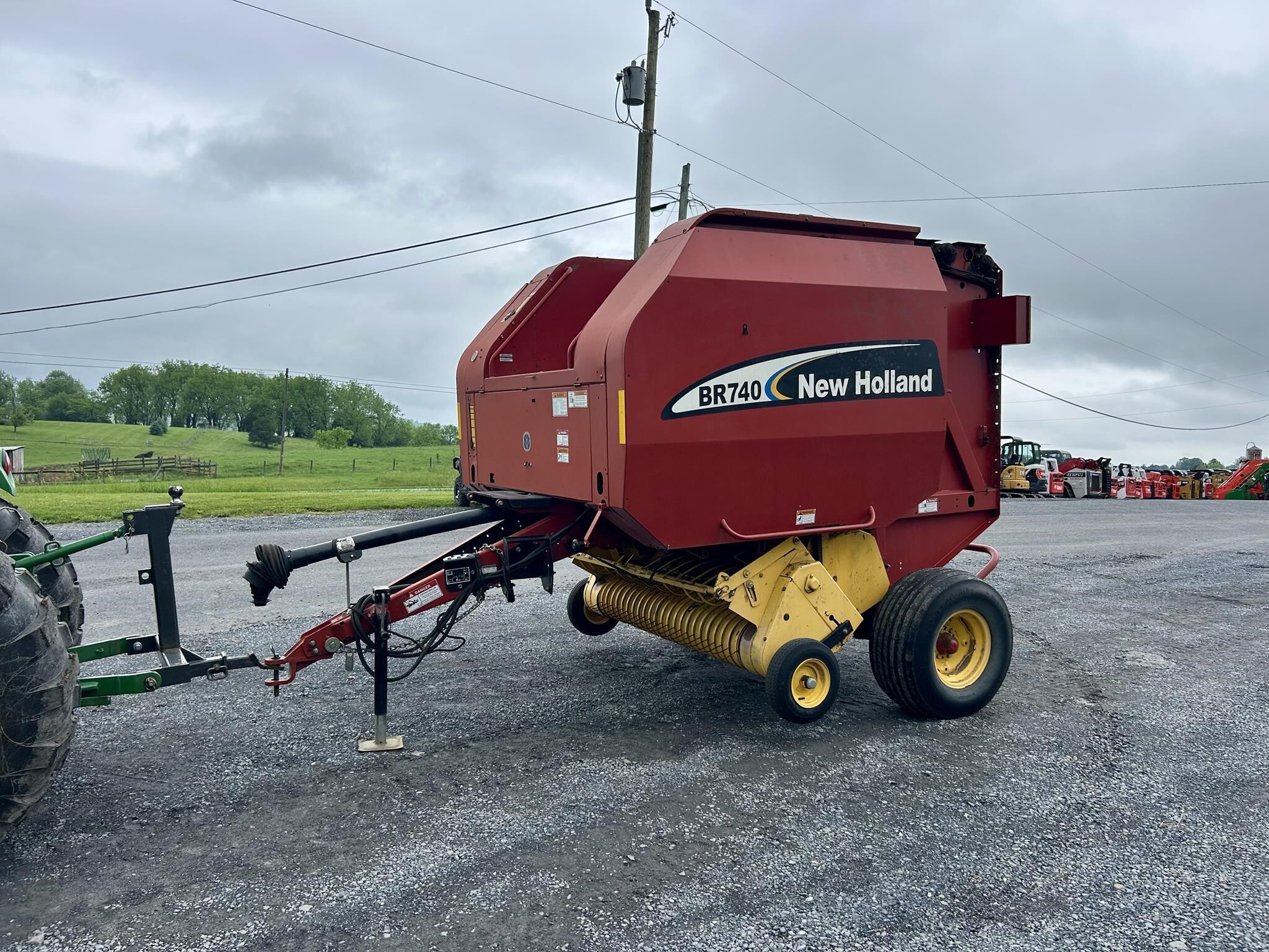 NEW HOLLAND BR740 in Linville, VA