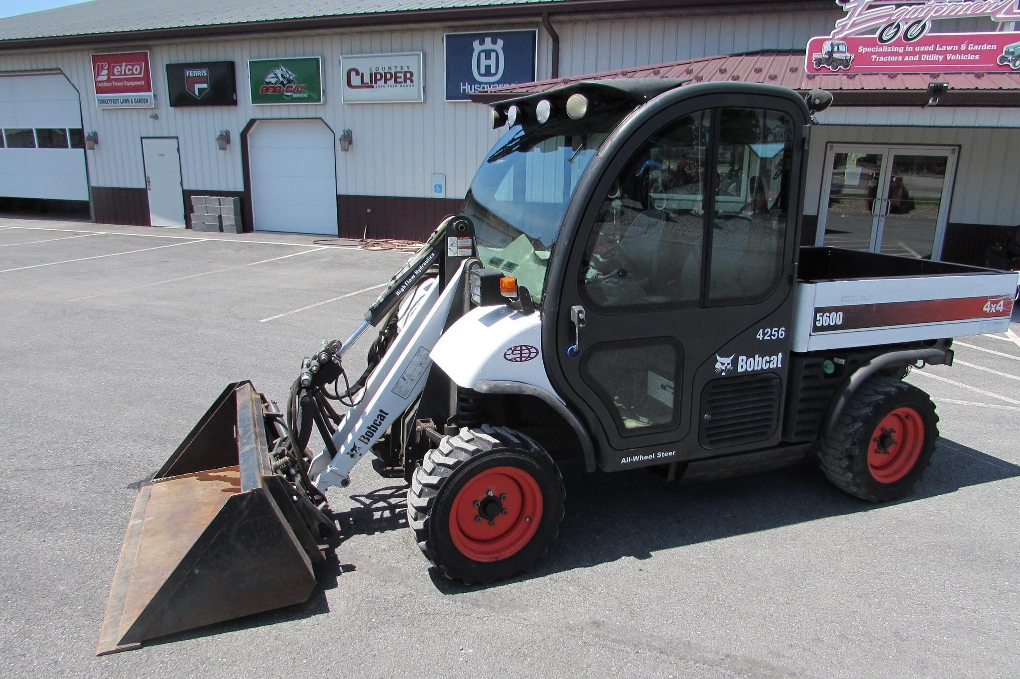 2012 BOBCAT TOOLCAT 5600 in Chambersburg, PA
