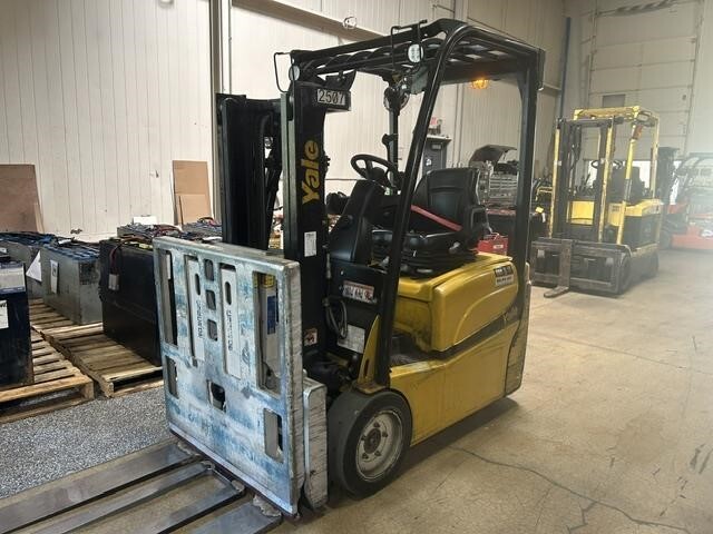 YALE ERP030VT in Batavia, IL