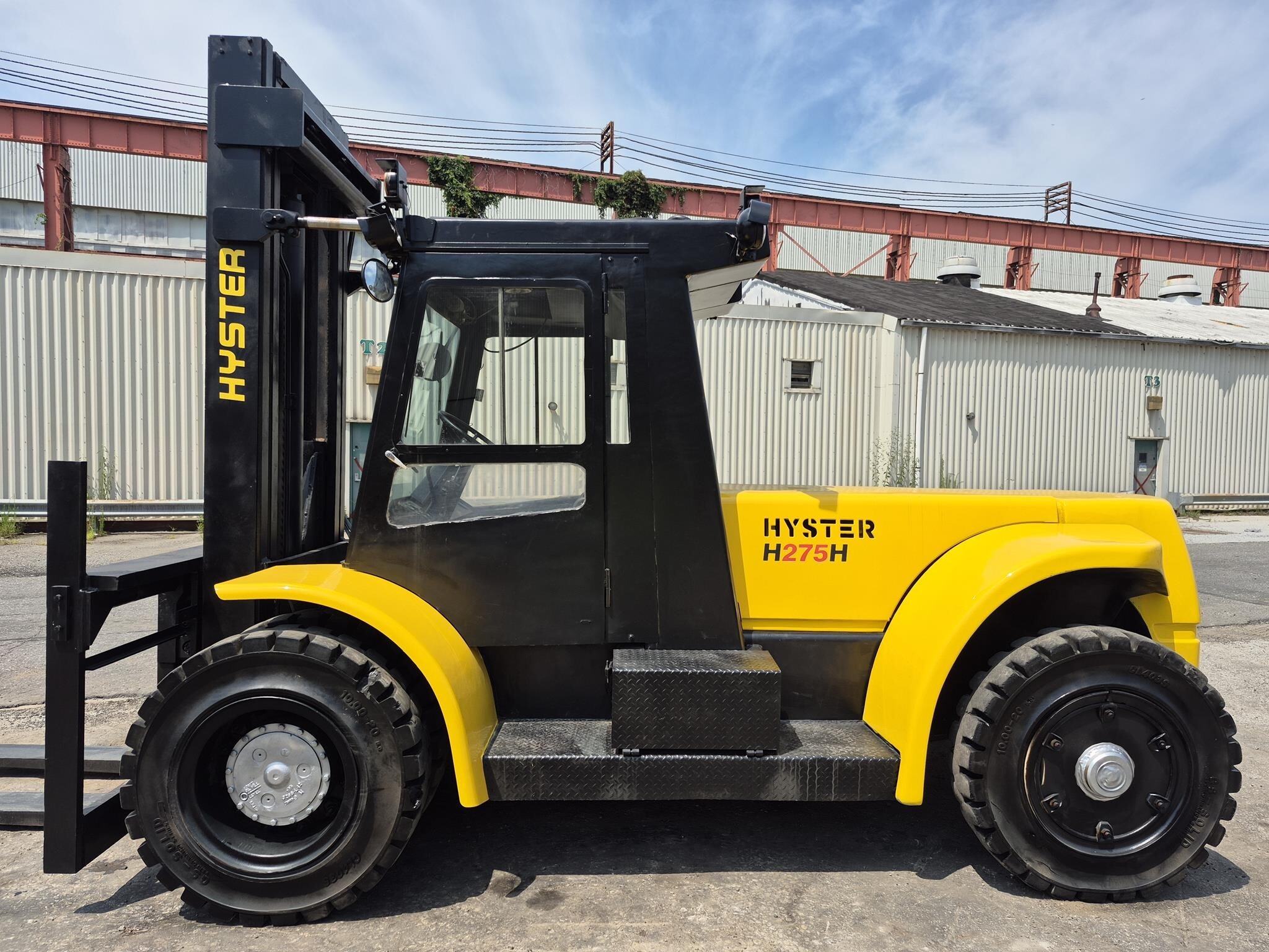 HYSTER H275H in Essington, PA