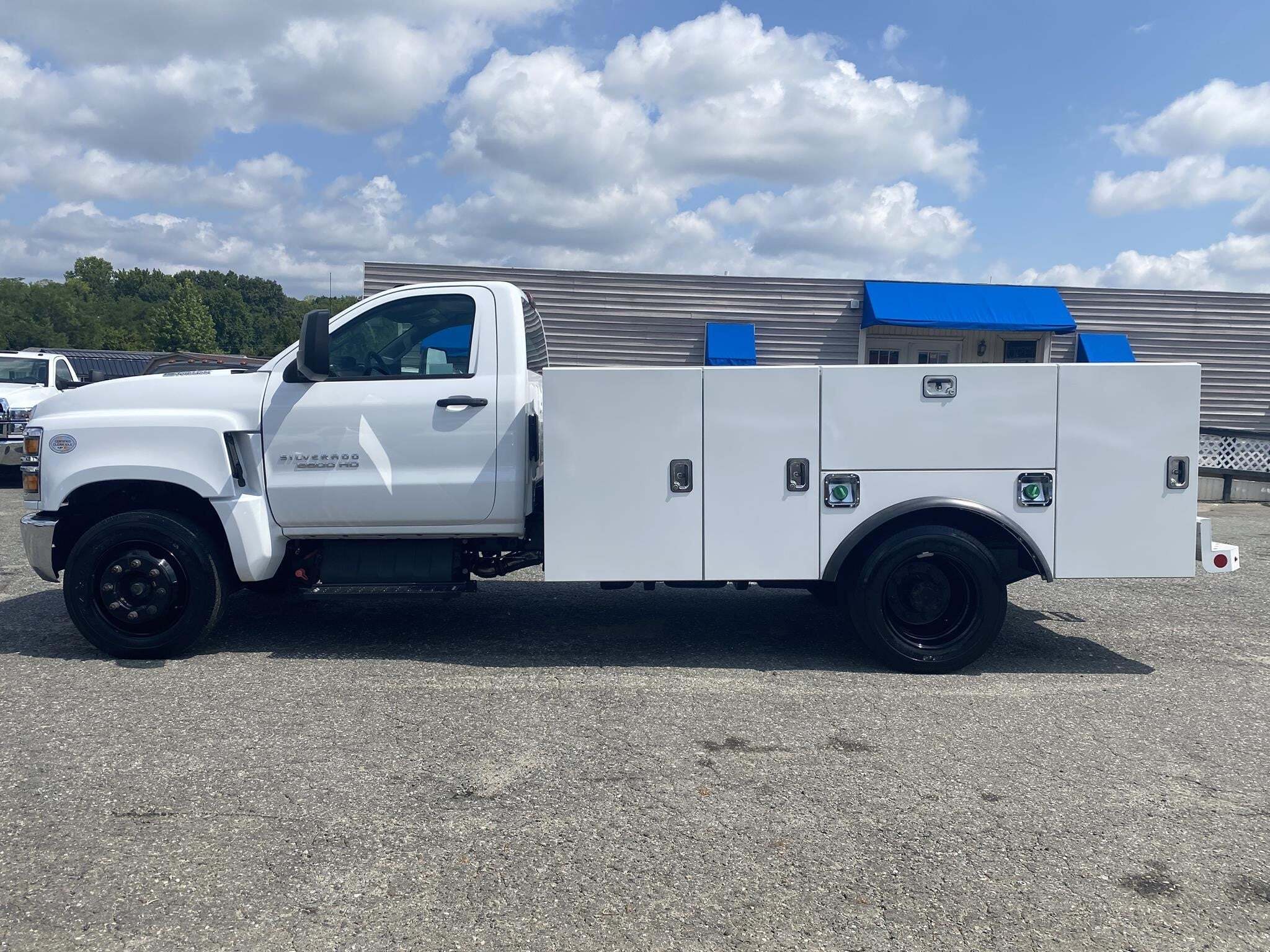 2024 CHEVROLET SILVERADO 5500HD in Greensboro, NC