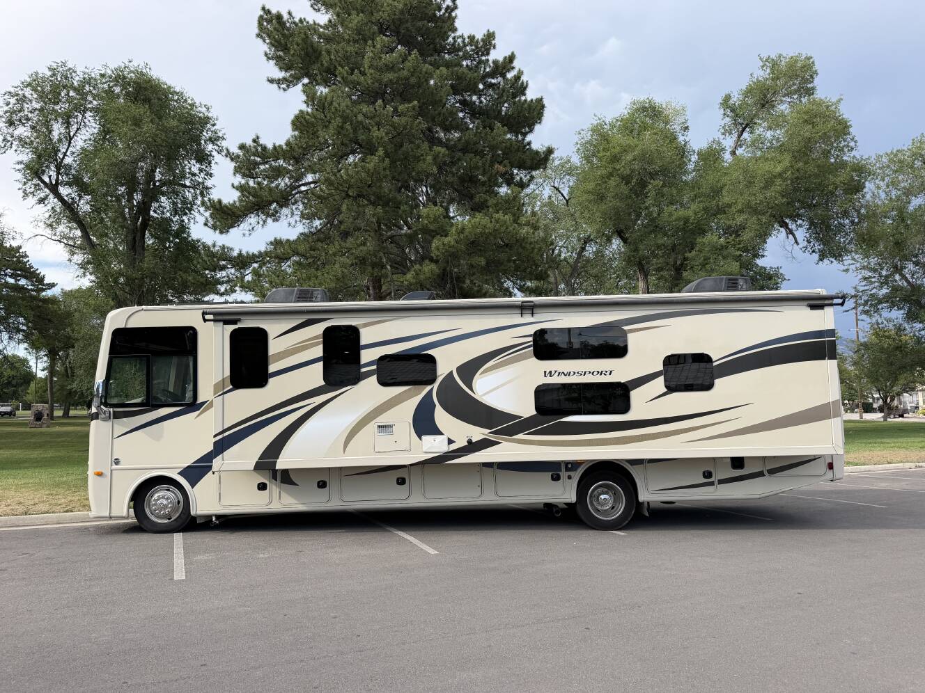 A photo of this 2018 Thor Motor Coach HURRICANE 34J