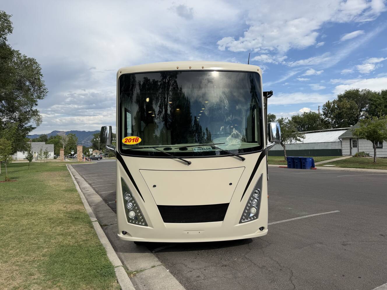 A photo of this 2018 Thor Motor Coach HURRICANE 34J