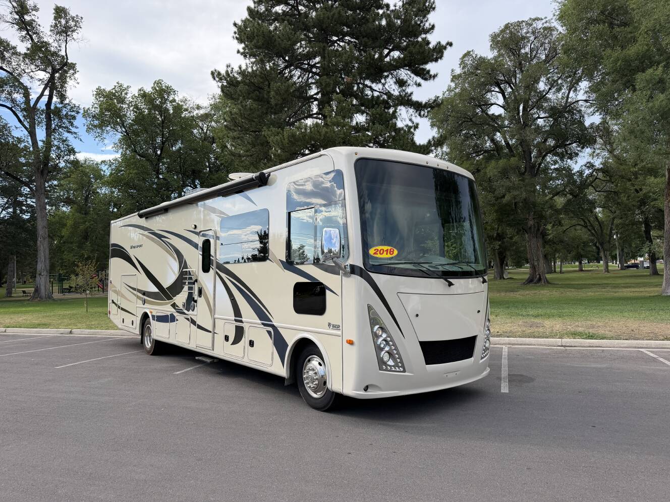 A photo of this 2018 Thor Motor Coach HURRICANE 34J