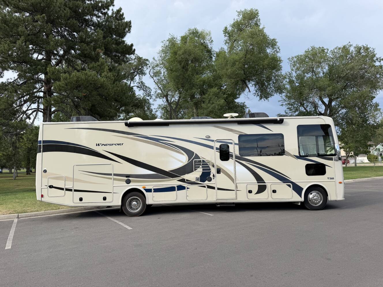 A photo of this 2018 Thor Motor Coach HURRICANE 34J