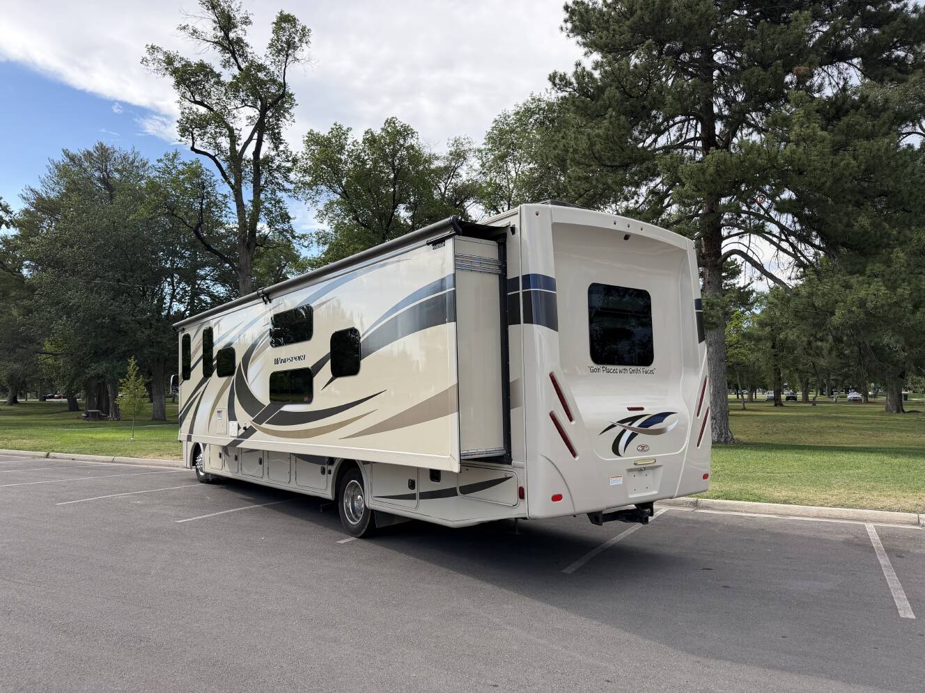 A photo of this 2018 Thor Motor Coach HURRICANE 34J