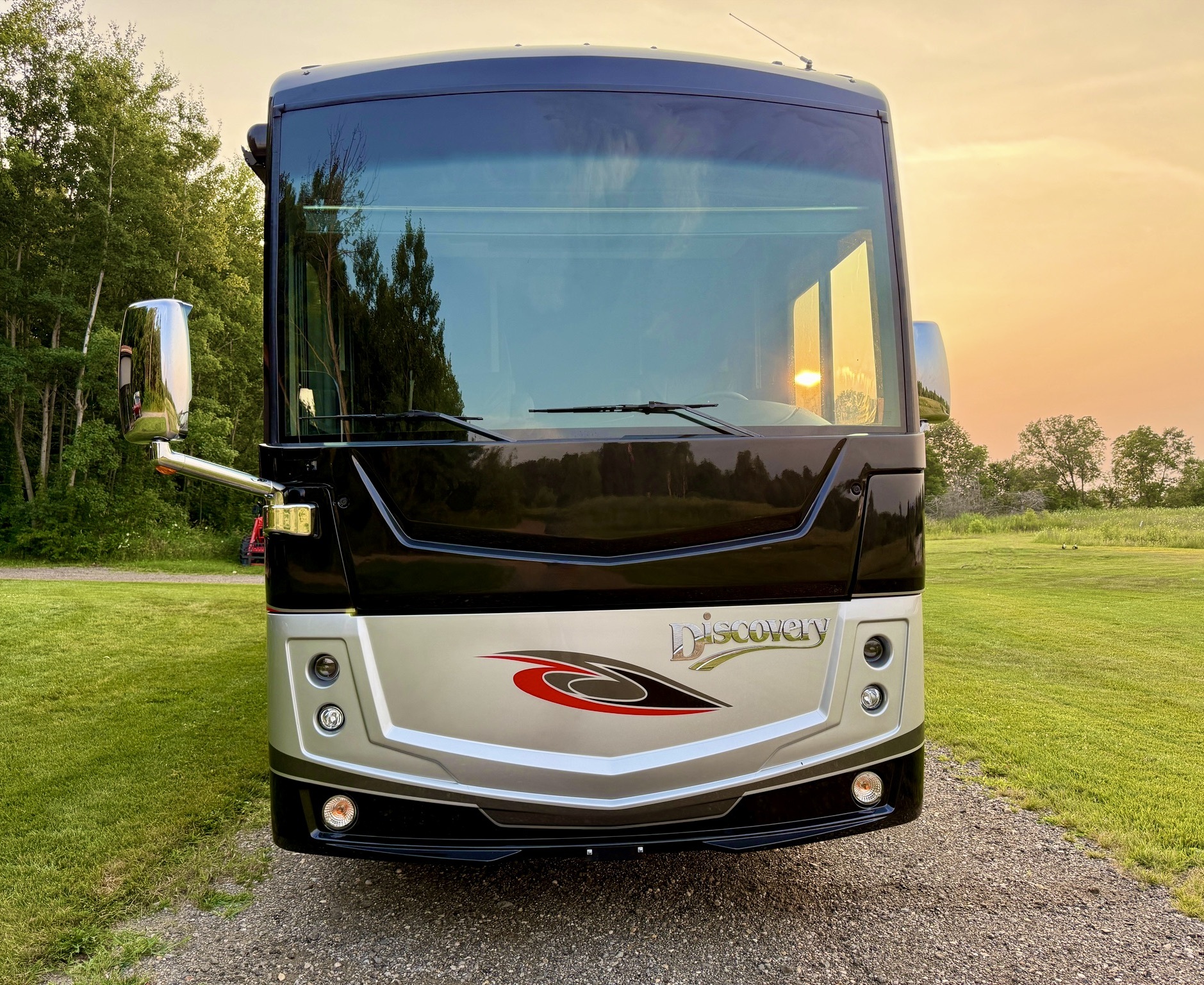 2020 Fleetwood DISCOVERY 38N in hastings MI