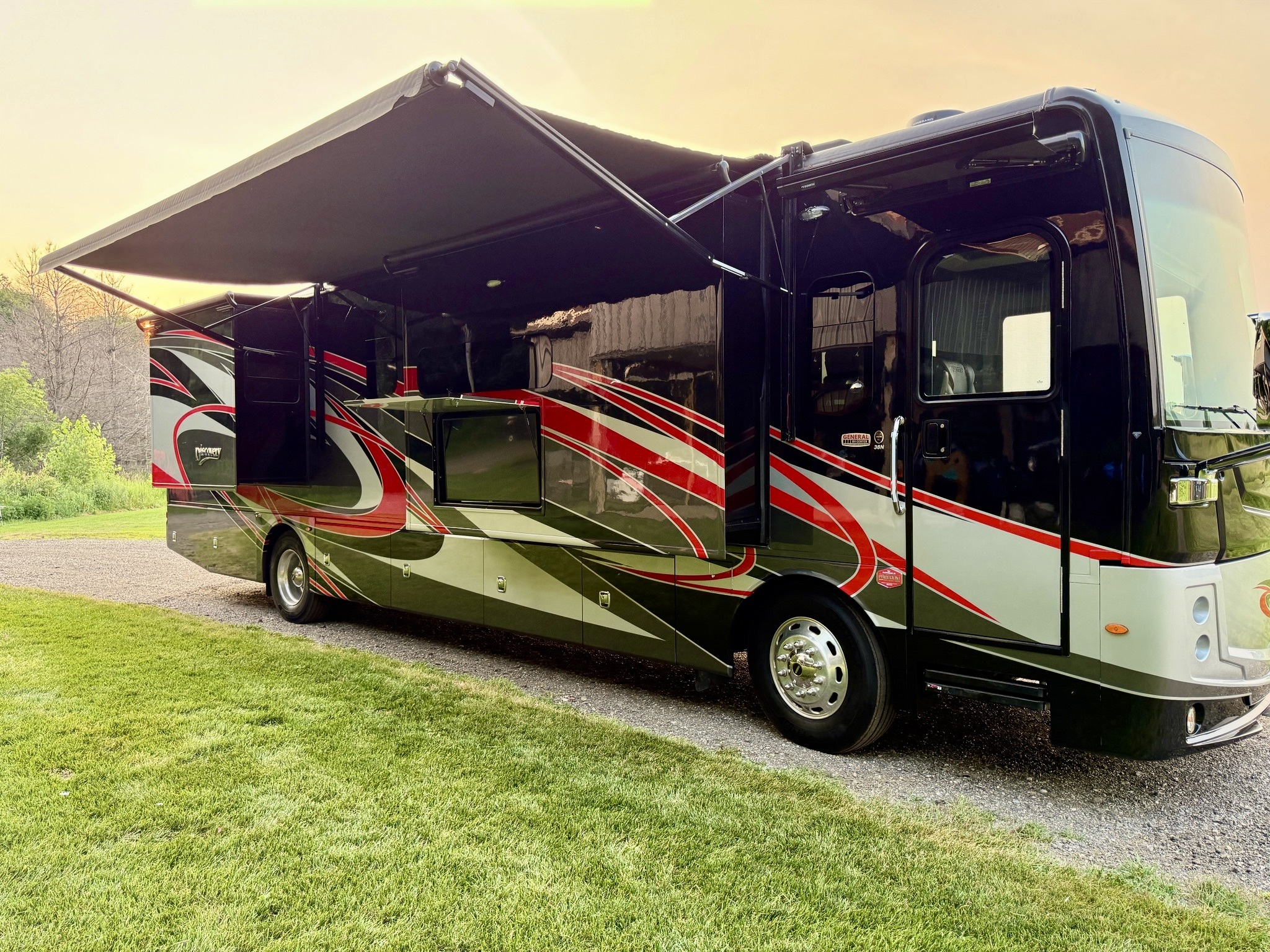 2020 Fleetwood DISCOVERY 38N RV