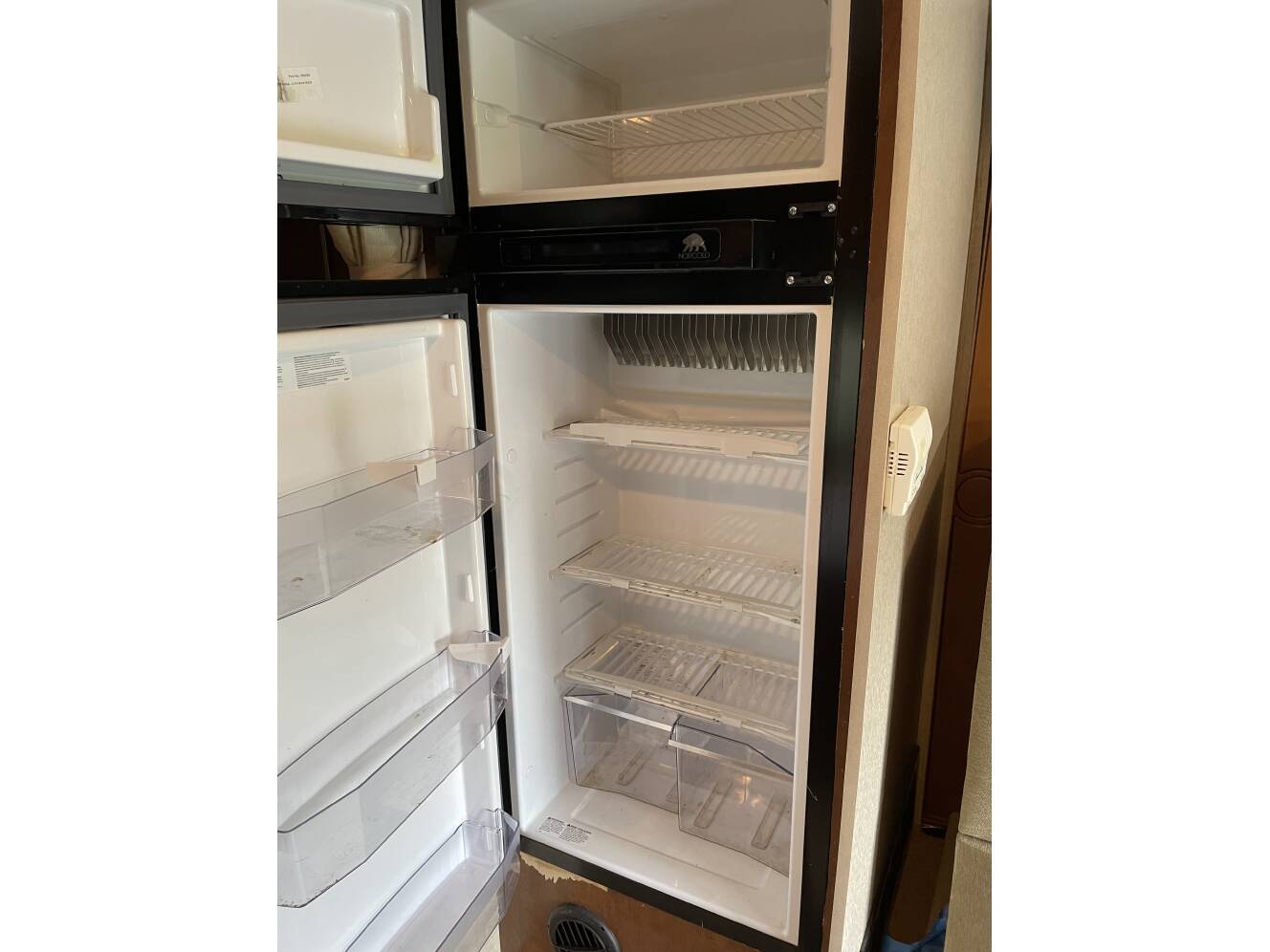 A photo of this 2014 Lance 855S TRUCK CAMPER