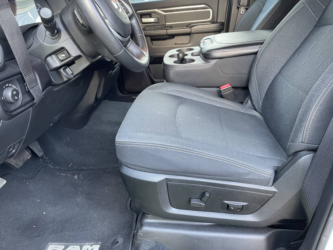 A photo of this 2014 Lance 855S TRUCK CAMPER