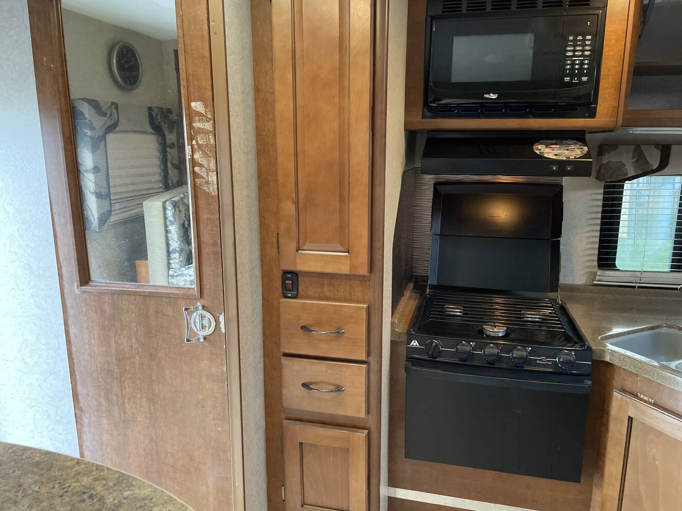 A photo of this 2014 Lance 855S TRUCK CAMPER