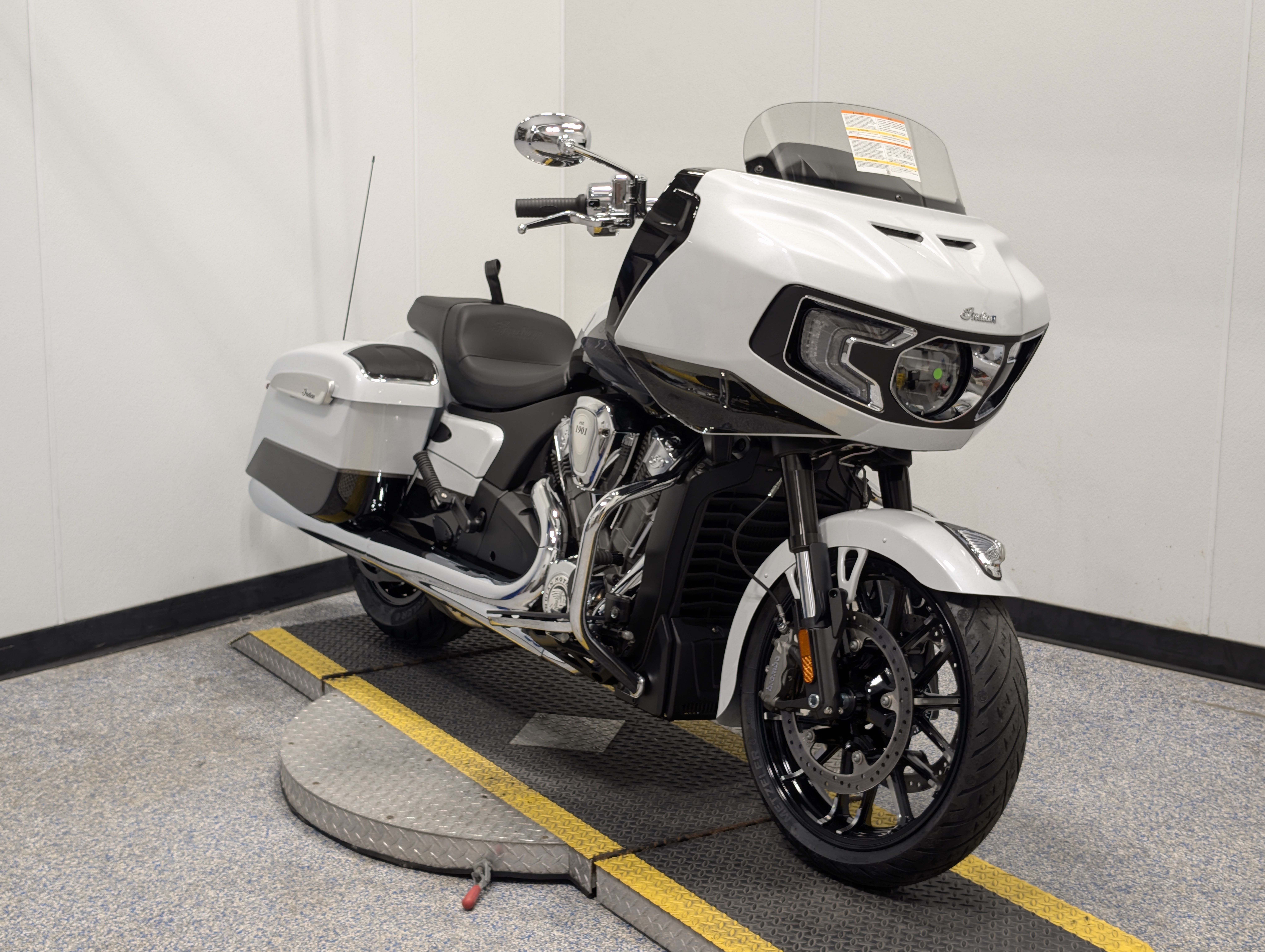 2025 Indian Motorcycle Challenger Limited 108" WITH RIDER ASSIST AND Powerband LIMITED in Auburn, MA