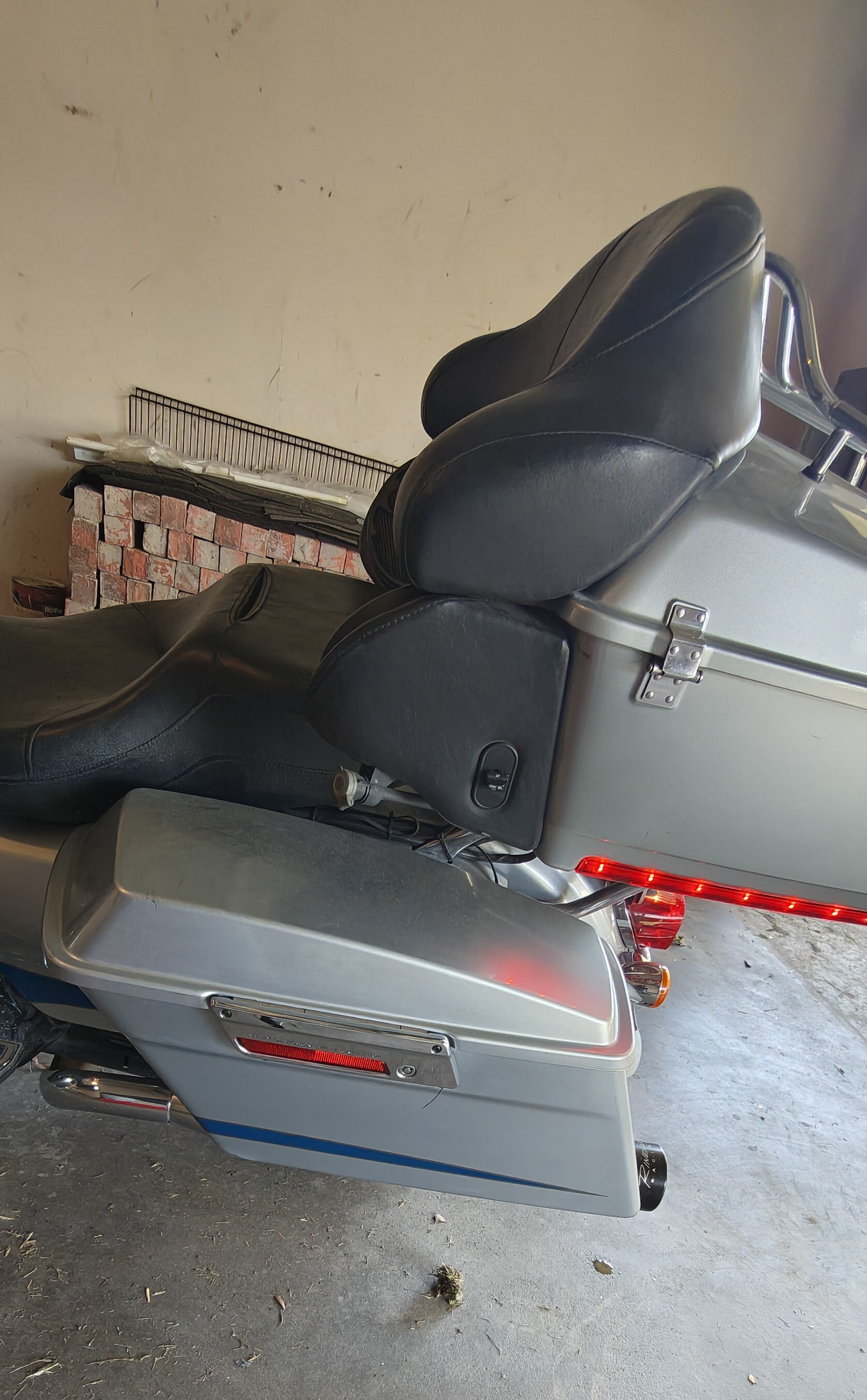 2011 Harley-Davidson ROAD GLIDE ULTRA in venus TX