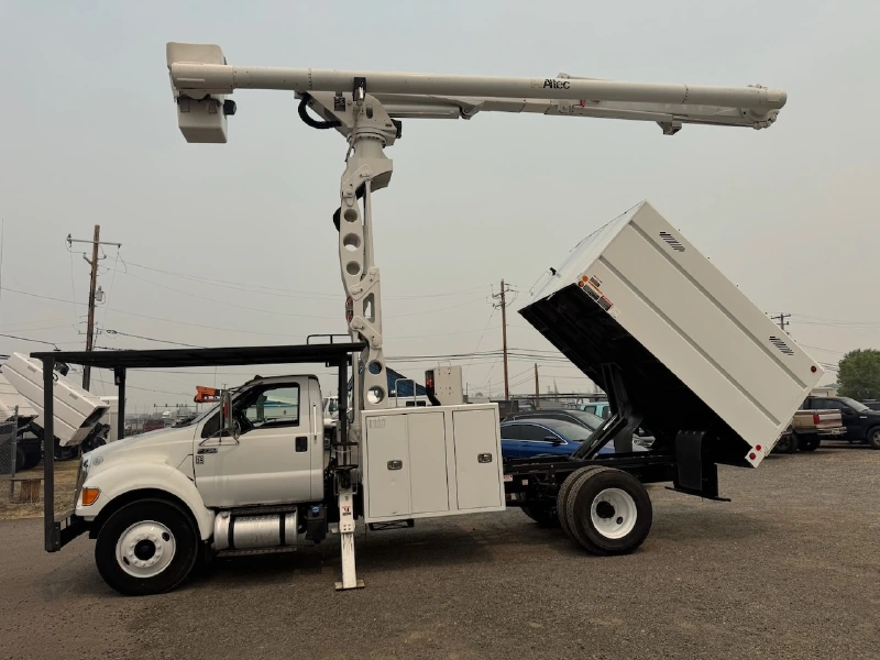 2015 FORD F750