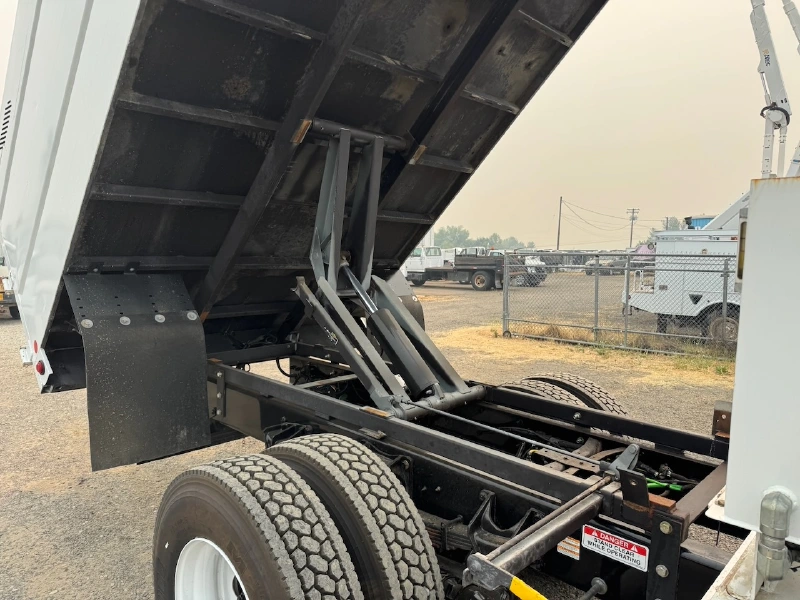 2015 FORD F750