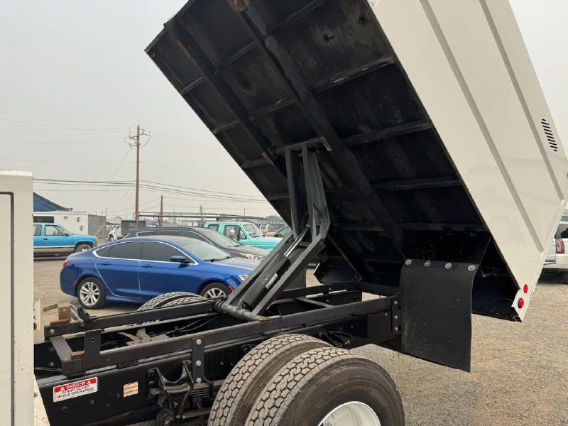 2015 FORD F750