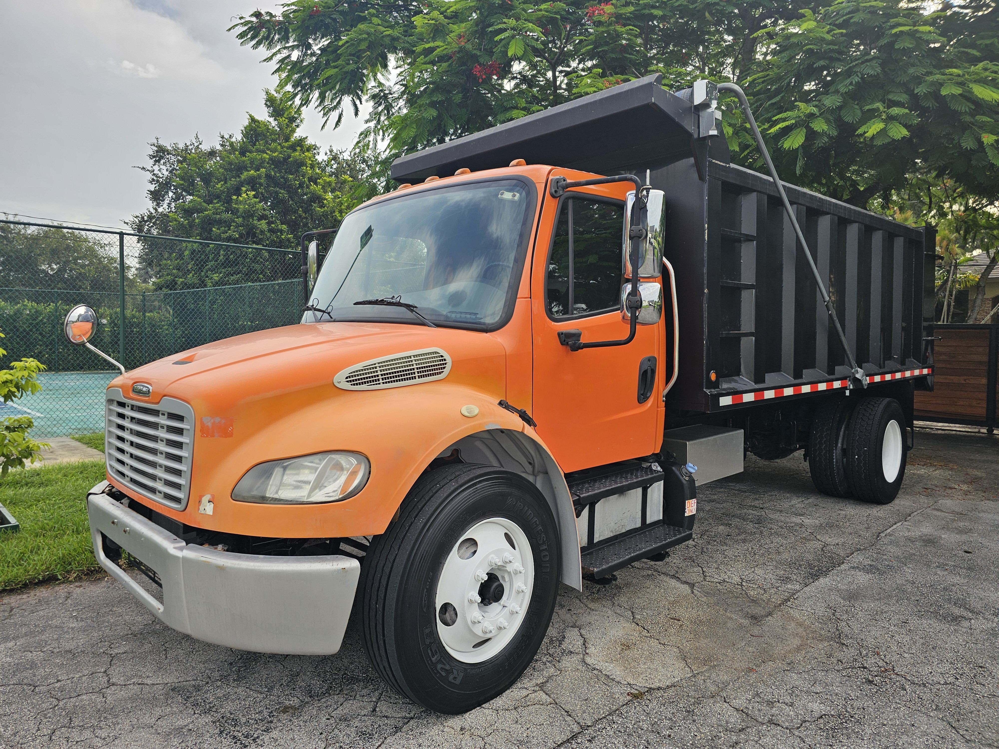 2014 FREIGHTLINER BUSINESS CLASS M2 106 in Miami, FL