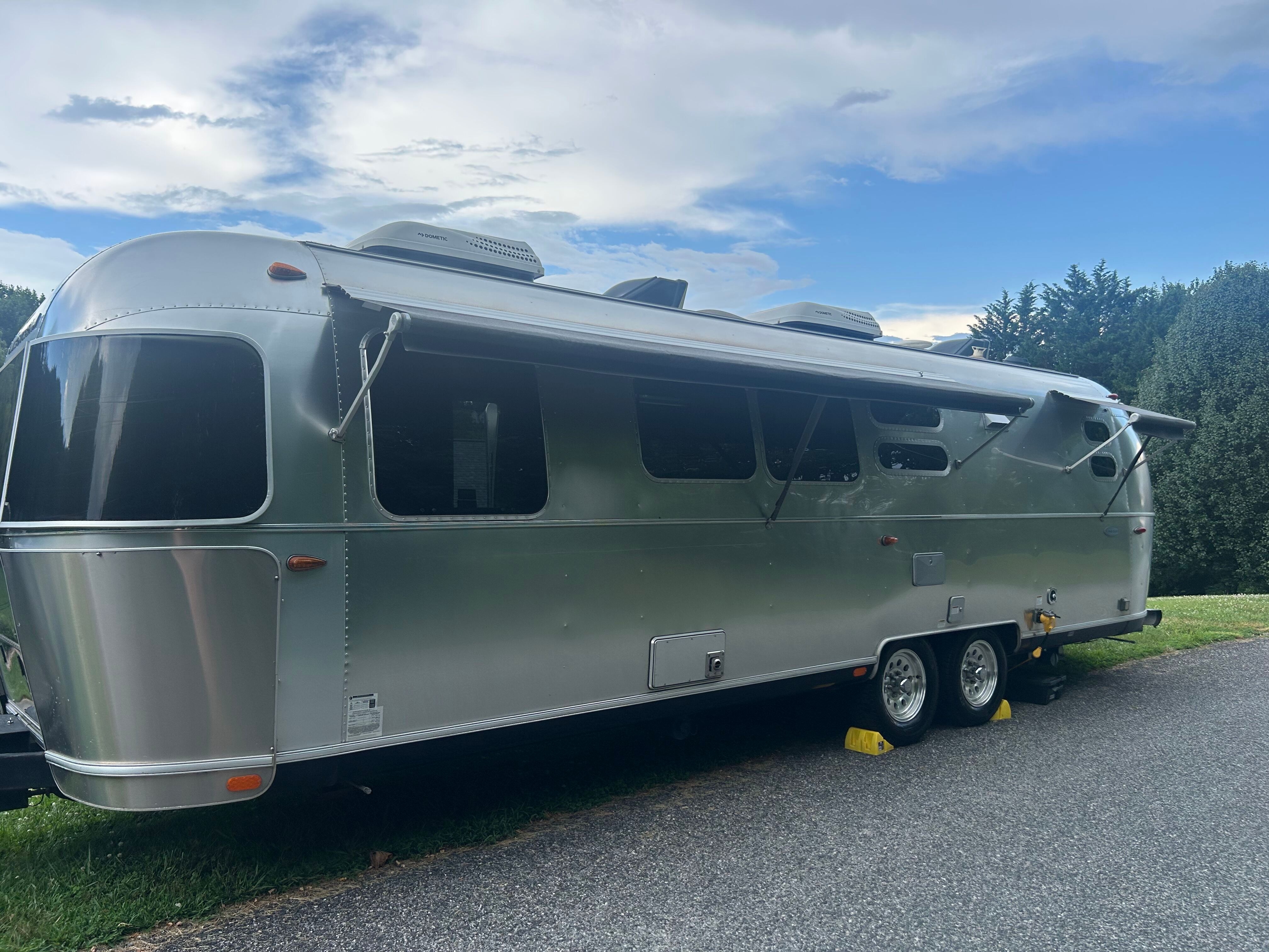 2019 Airstream FLYING CLOUD 30FBB BUNK in mills river NC