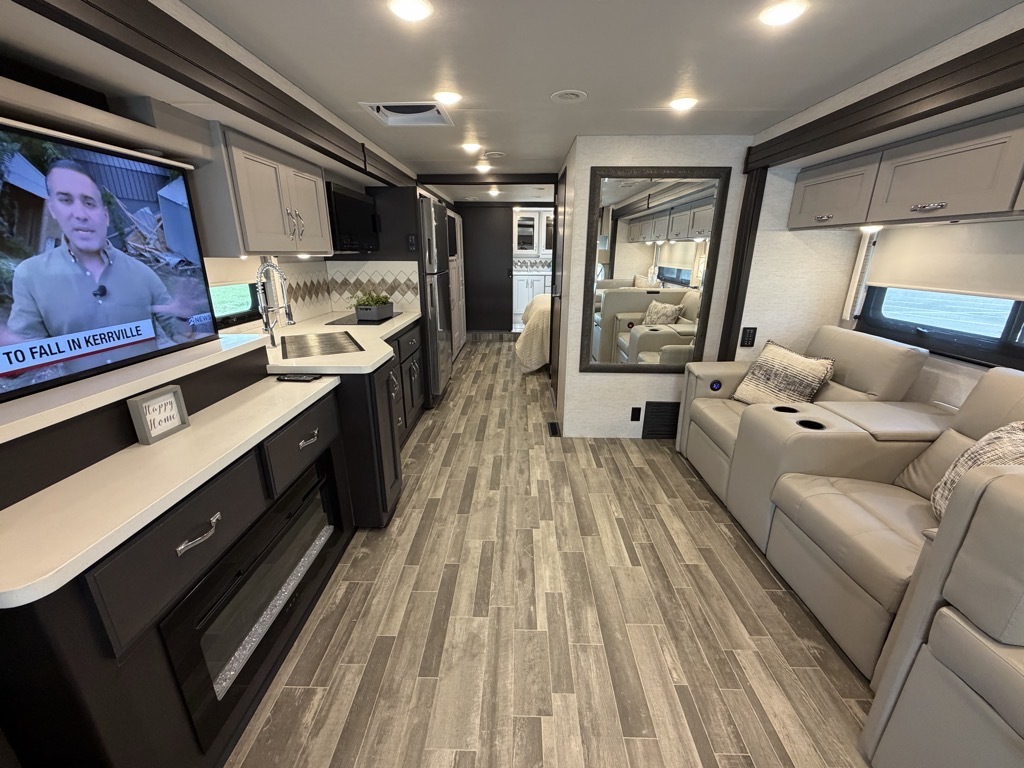 2025 Thor Motor Coach PALAZZO 37.5 in spring TX