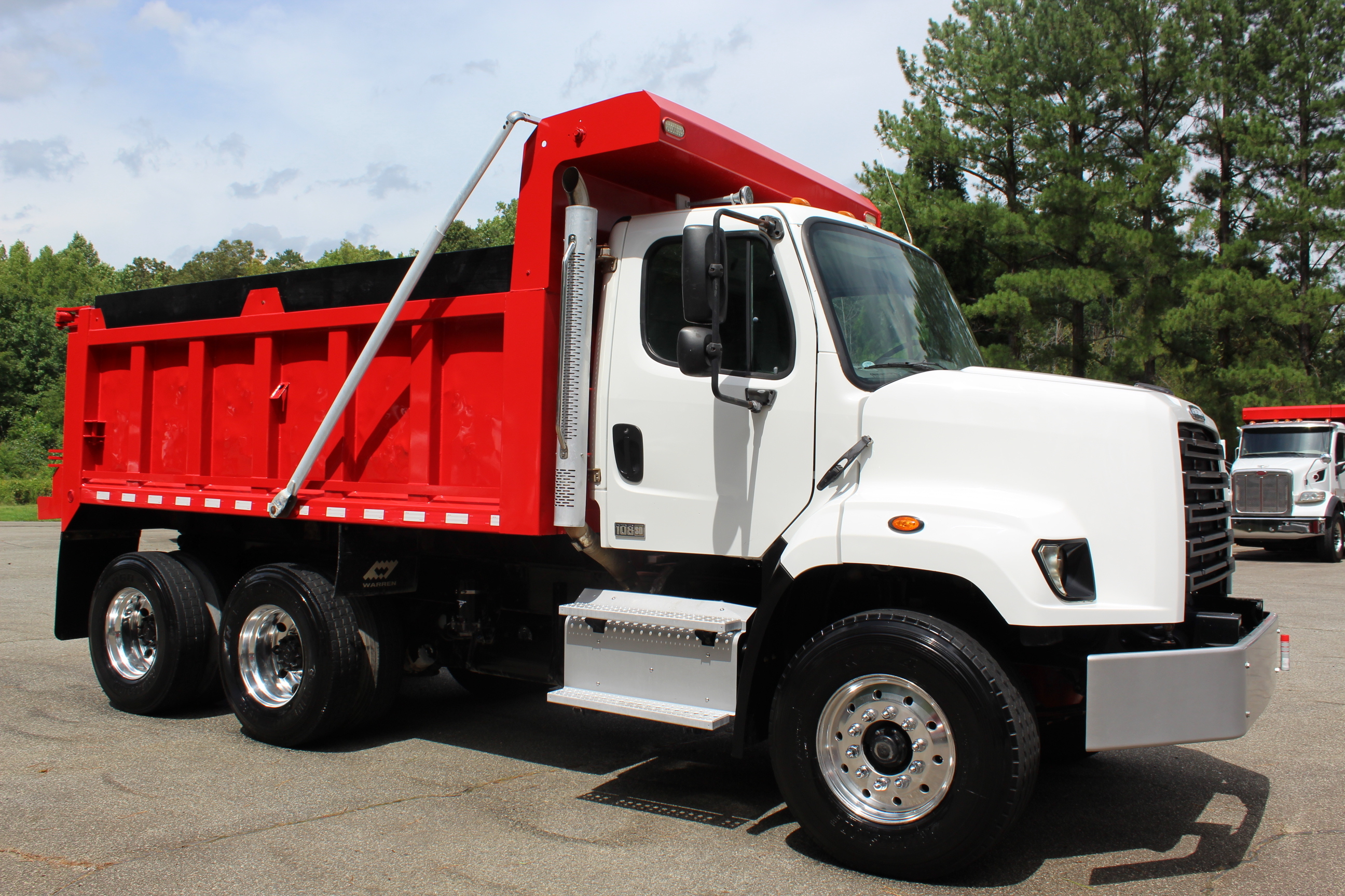 2015 FREIGHTLINER 108 SD in Mc Leansville, NC