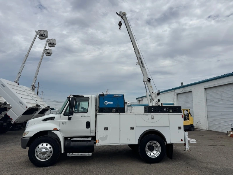 2006 INTERNATIONAL 4300