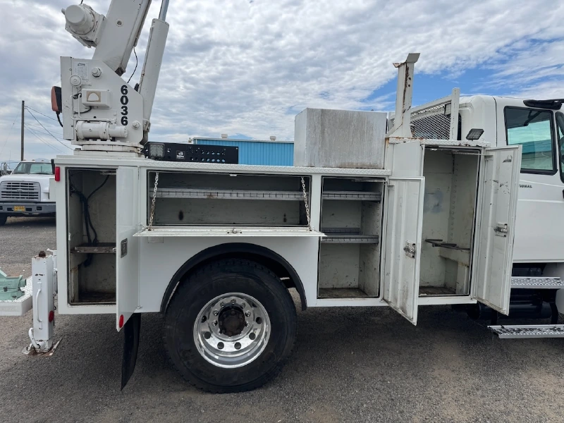 2006 INTERNATIONAL 4300