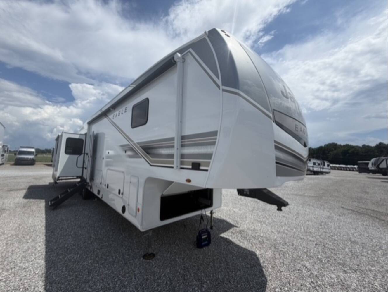 A photo of this 2027 Jayco Eagle 355MBQS