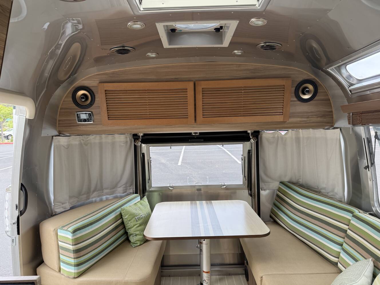 A photo of this 2018 Airstream TOMMY BAHAMA 27FB