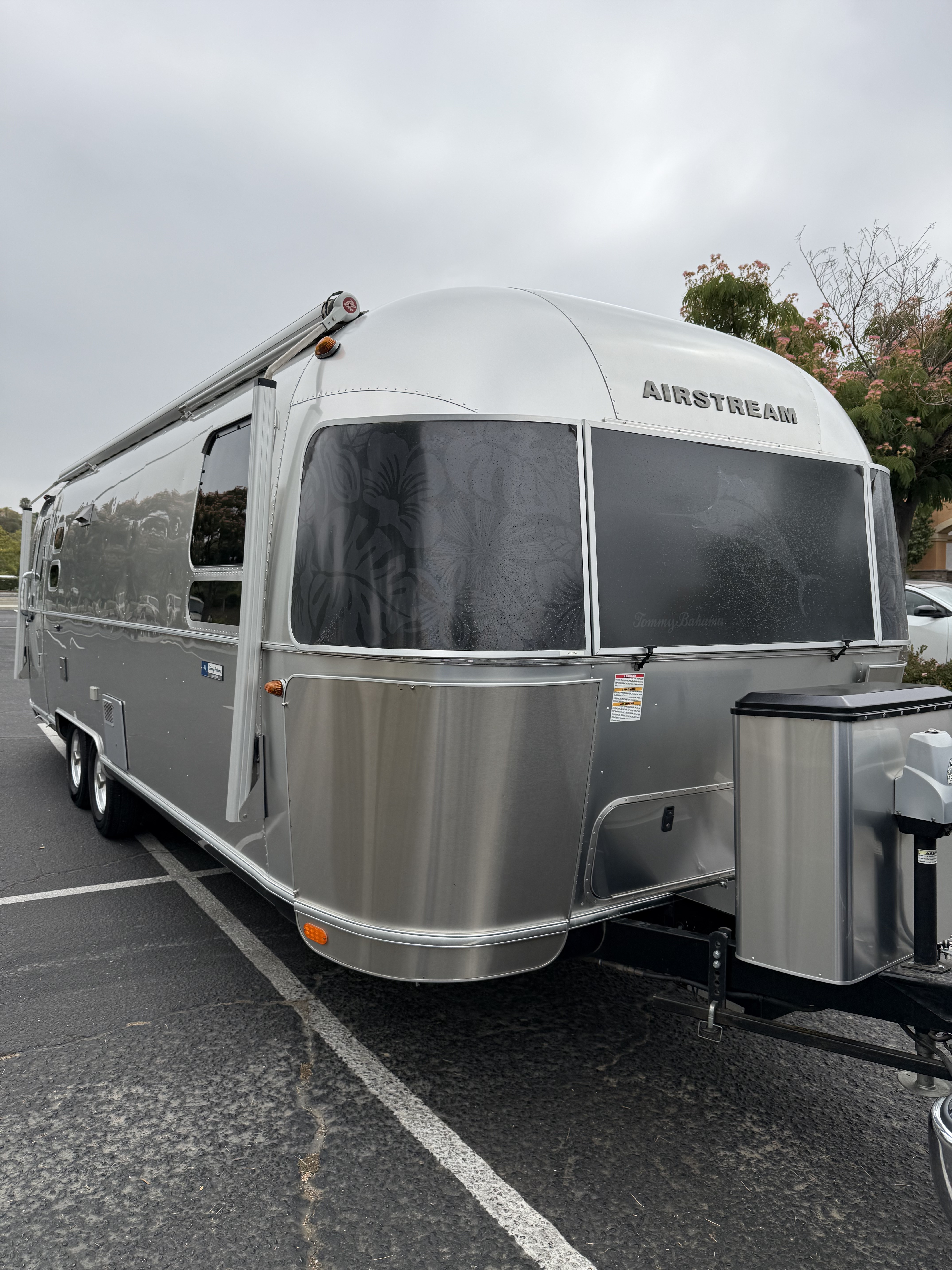 2018 Airstream TOMMY BAHAMA 27FB RV