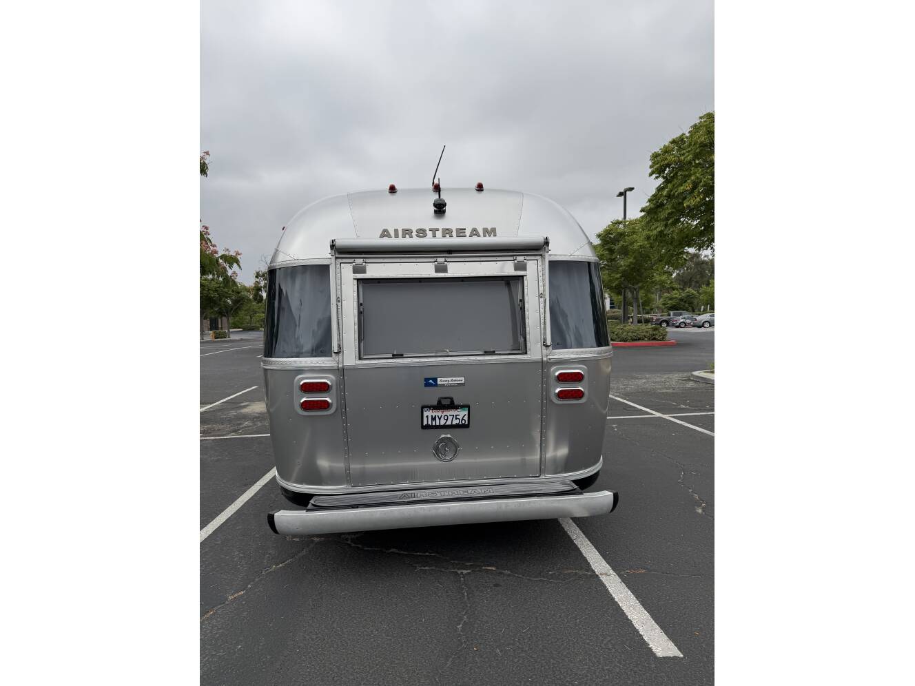 A photo of this 2018 Airstream TOMMY BAHAMA 27FB