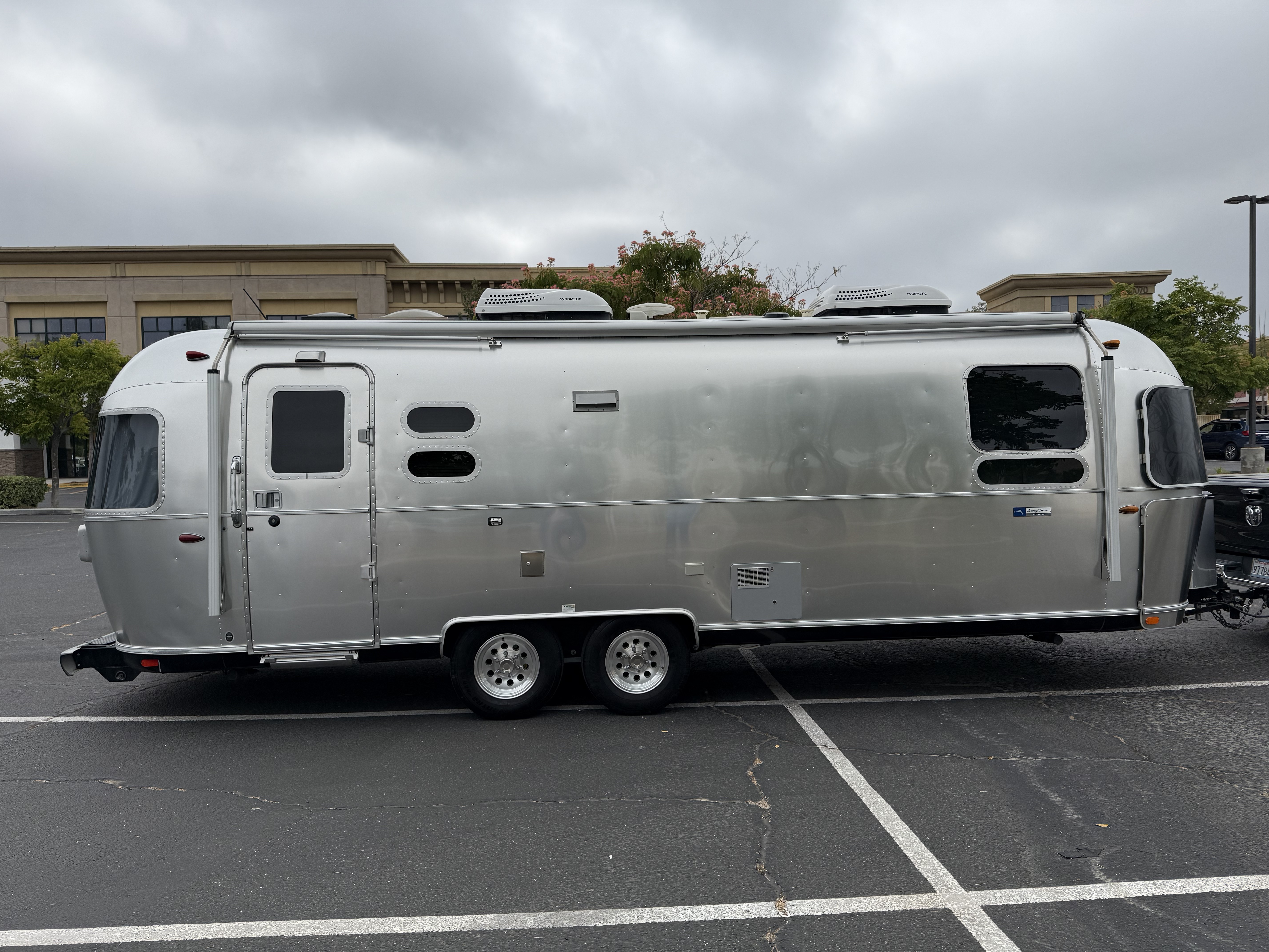 2018 Airstream TOMMY BAHAMA 27FB in castaic CA