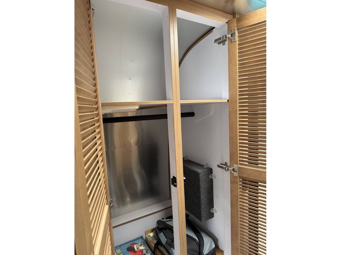 A photo of this 2018 Airstream TOMMY BAHAMA 27FB