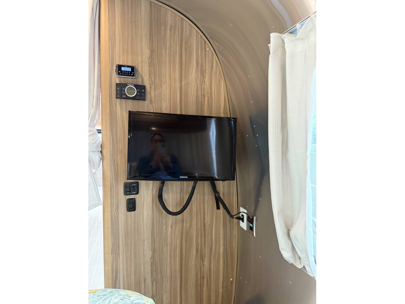 A photo of this 2018 Airstream TOMMY BAHAMA 27FB