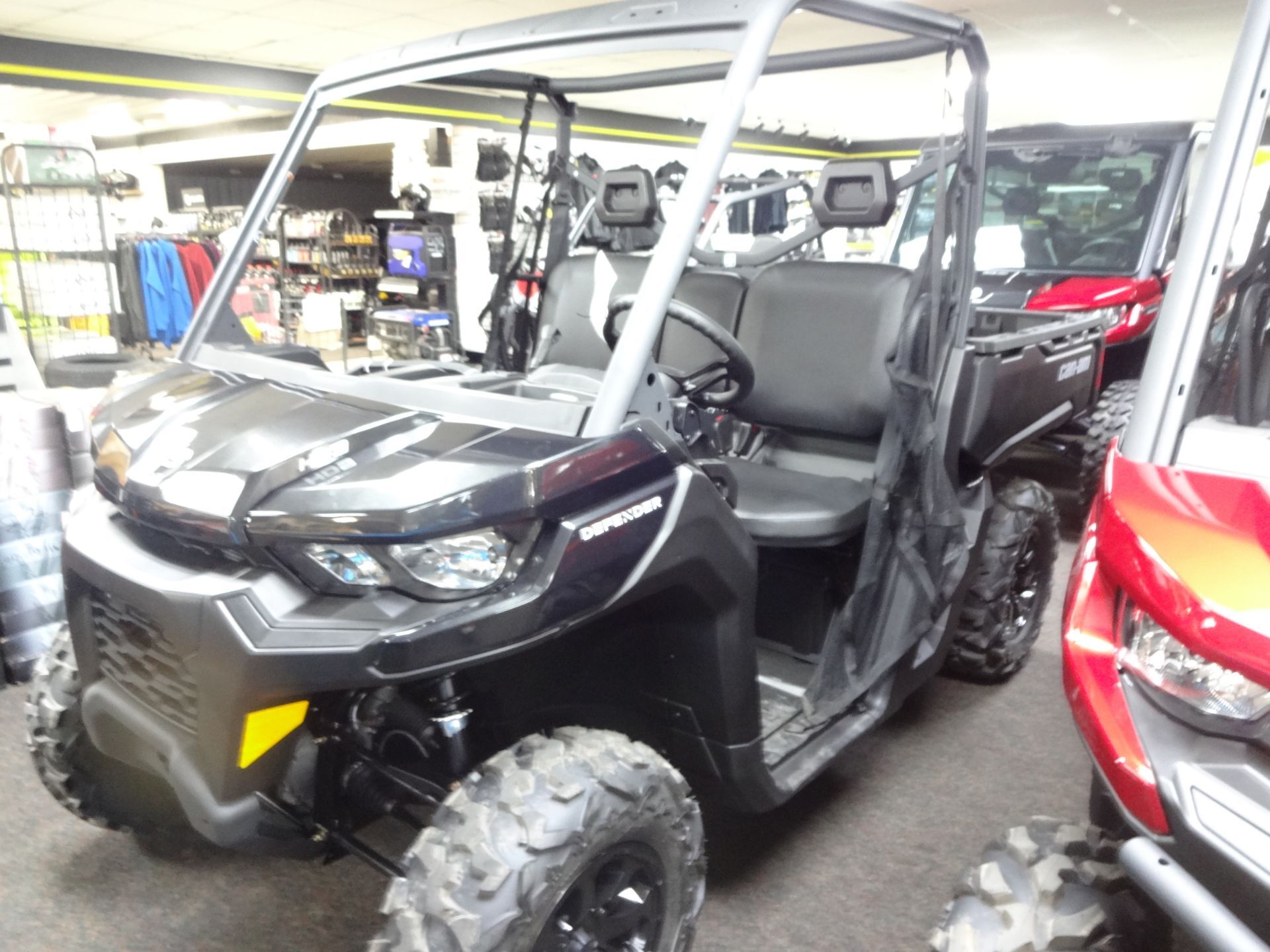 2025 Can-Am Defender DPS HD9 in zulu IN