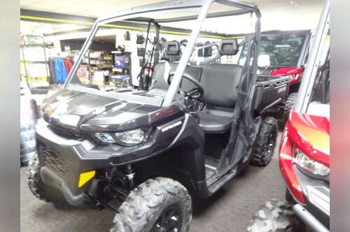2025 Can-Am Defender DPS HD9 in zulu IN