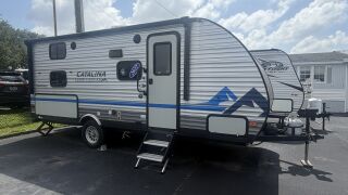 2022 COACHMEN CATALINA SUMMIT SERIES 184BHS