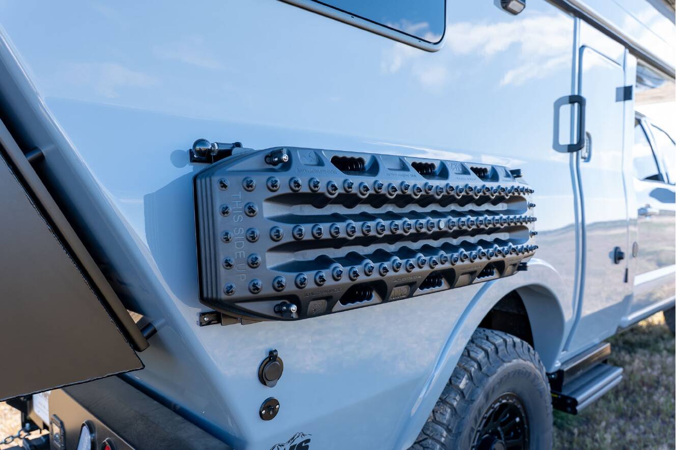 A photo of this 2026 Rossmonster BAJA TRAIL LX