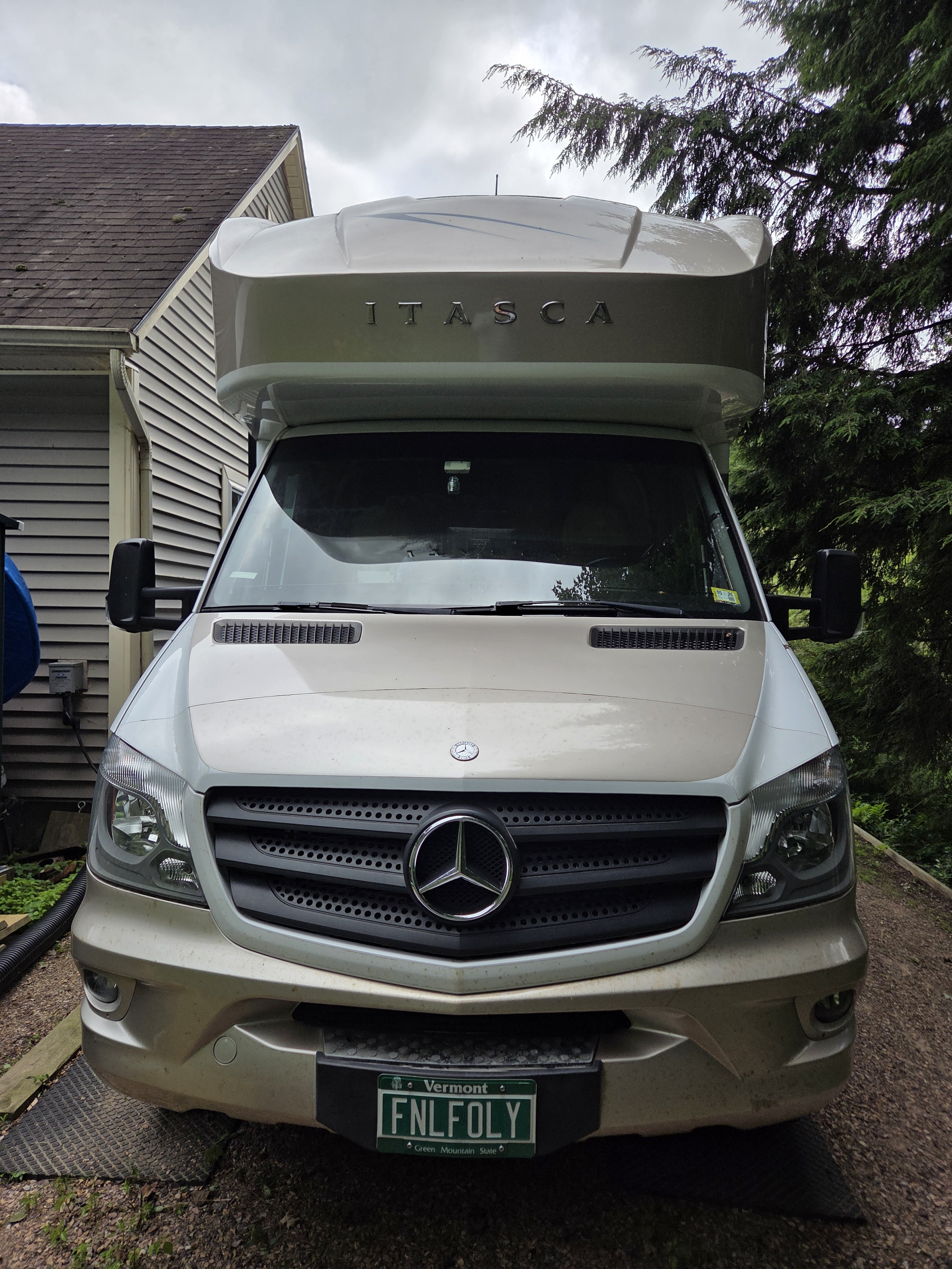 2016 Itasca NAVION 24V RV