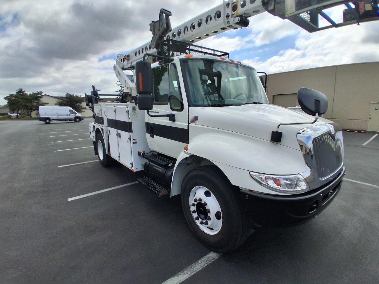 2007 INTERNATIONAL 4300 in Fife, WA