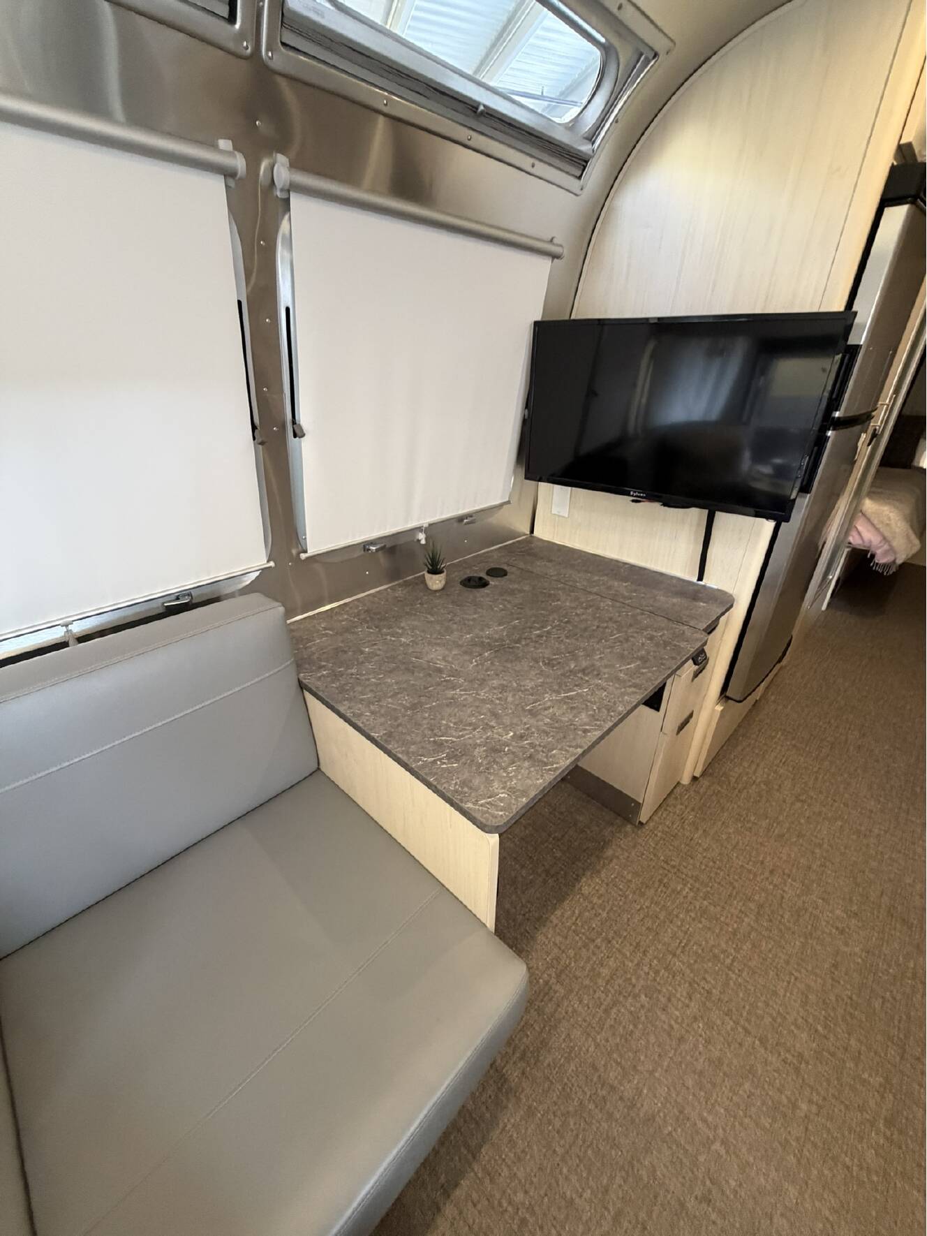 A photo of this 2023 Airstream FLYING CLOUD 25FB TWIN