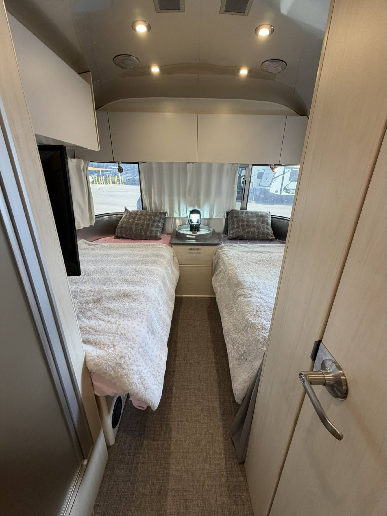 A photo of this 2023 Airstream FLYING CLOUD 25FB TWIN