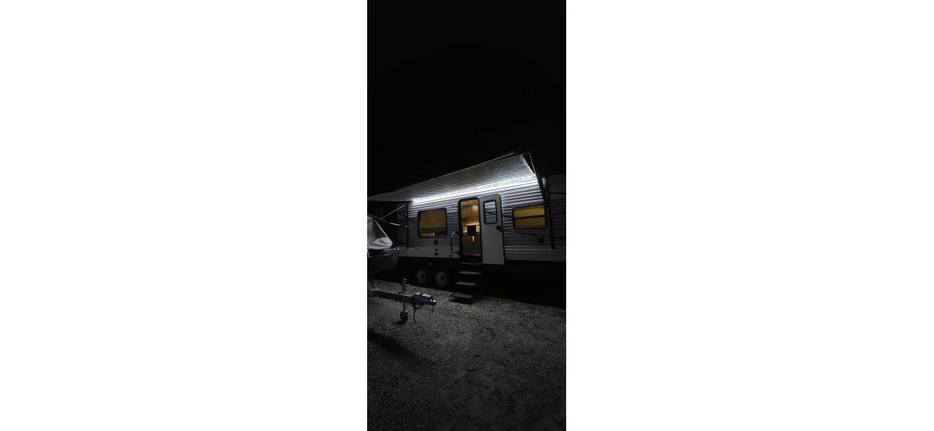 A photo of this 2020 East To West DELLA TERRA 27 KNS