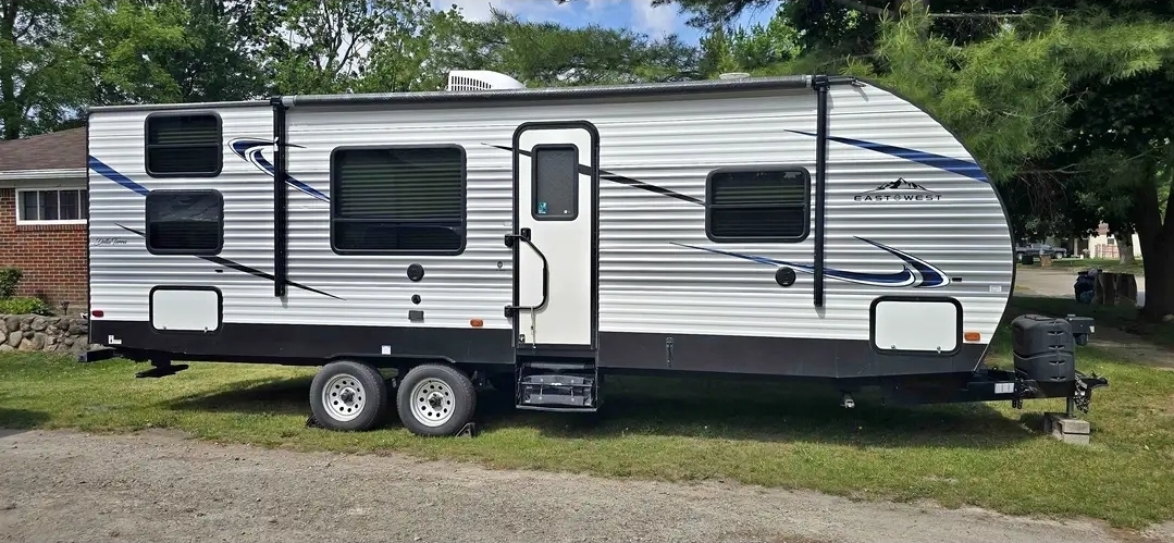 2020 East To West DELLA TERRA 27 KNS RV