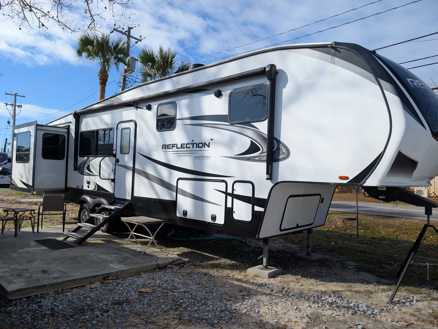 2023 Grand Design REFLECTION 341RDS RV
