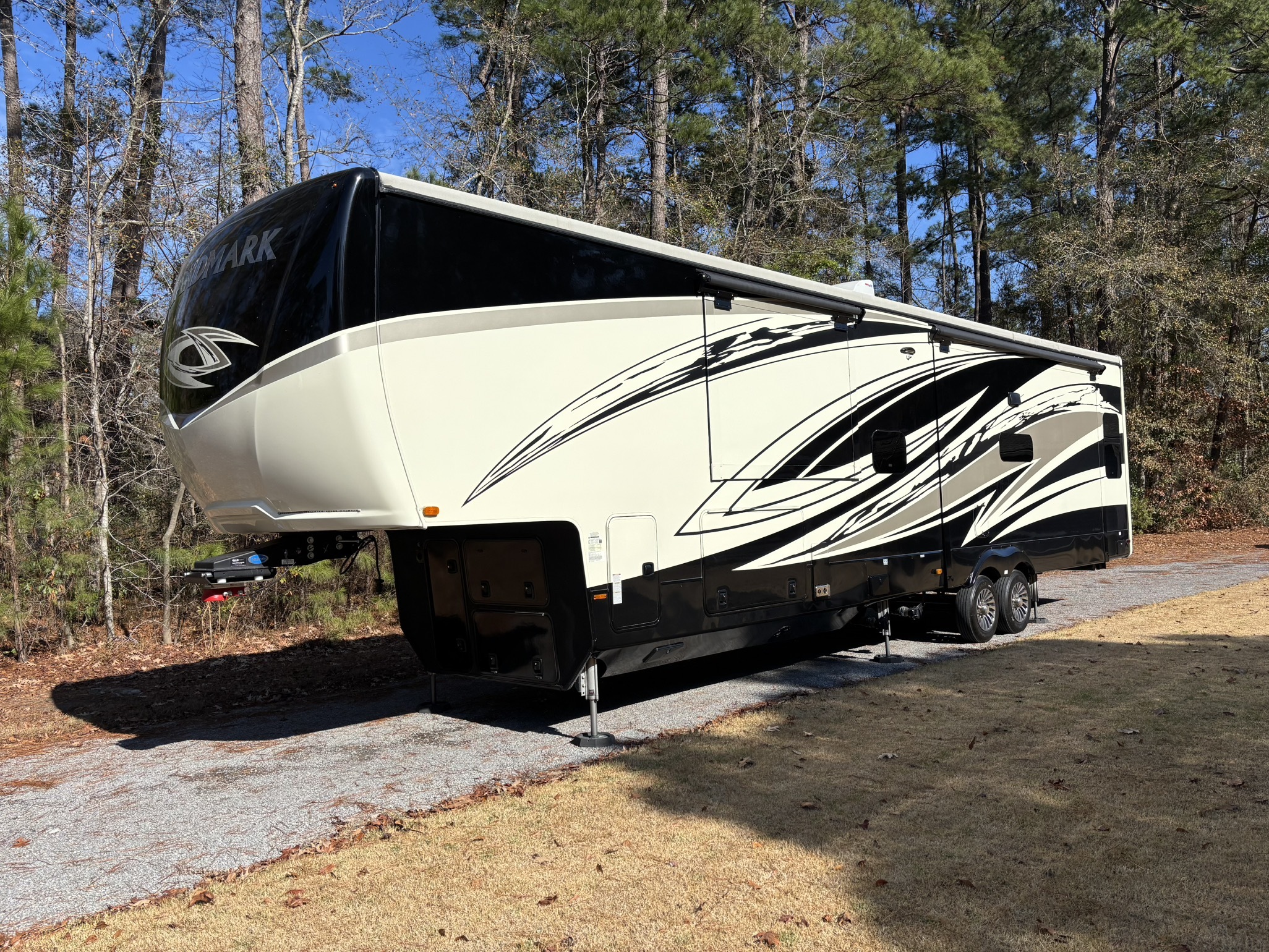 2023 Heartland LANDMARK LM NEWPORT RV