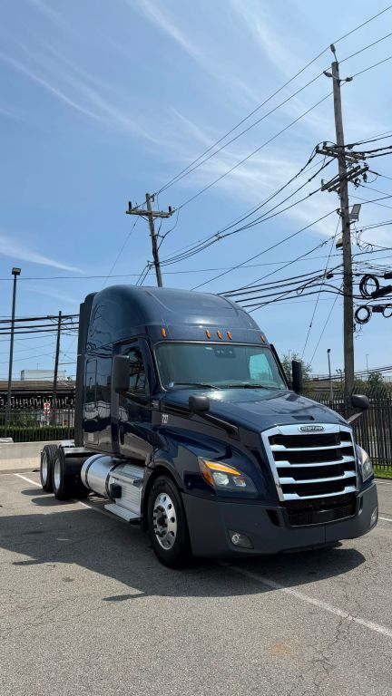 2021 Freightliner Cascadia in Linden, NJ