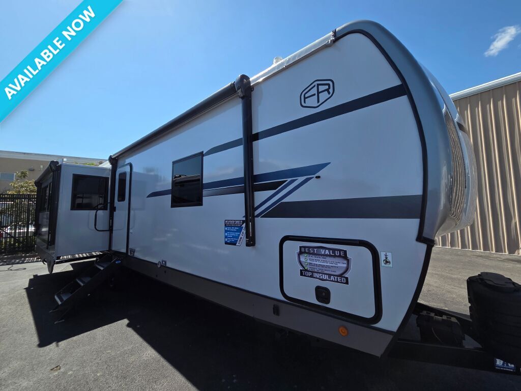 2025 Forest River Salem Hemisphere 308RL in ormond beach FL